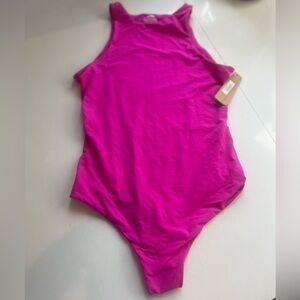 SKIMS FIT EVERYBODY HIGH NECK BODYSUIT SIZE S NWT Fuschia thong